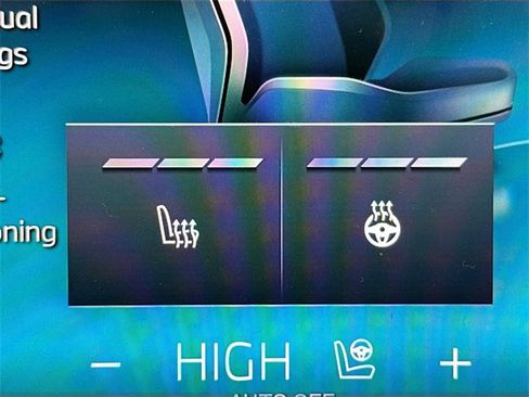 Used 2025 BMW 530i xDrive 530i xDrive w/ Premium Package image 18