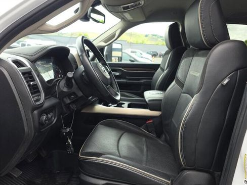 Used 2024 RAM 2500 Laramie AWD/4WD image 7