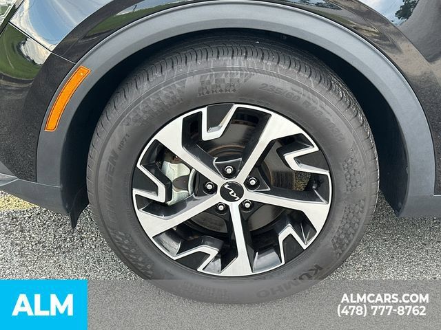 Used 2025 Kia Sportage EX FWD image 12