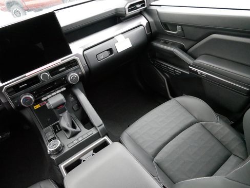 Certified 2025 Toyota 4Runner TRD Off-Road Premium image 11