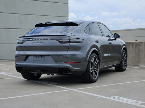 Certified 2023 Porsche Cayenne Turbo AWD/4WD image 8