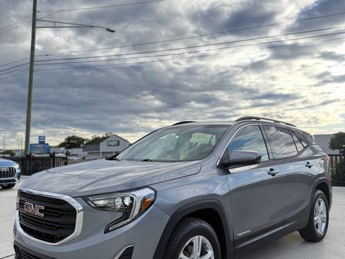 Used 2018 GMC Terrain SLE w/ Driver Convenience Package AWD/4WD image 3