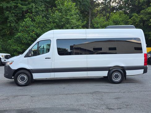 Used 2021 Mercedes-Benz Sprinter 2500 image 3