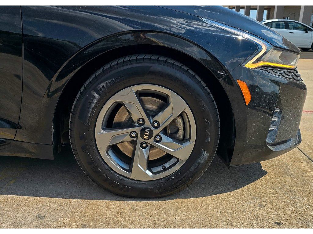 Used 2021 Kia K5 LXS FWD image 5