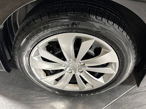 Used 2019 Subaru Impreza 2.0i AWD/4WD image 2
