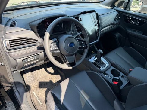 Used 2025 Subaru Forester Touring AWD/4WD image 16