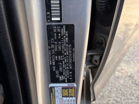 Used 2025 Kia K4 FWD image 28