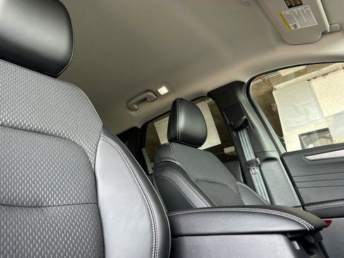 New 2025 Ford Escape SE image 14