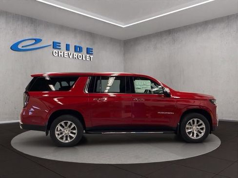 New 2026 Chevrolet Suburban Premier w/ Sun And Tow Package AWD/4WD image 8