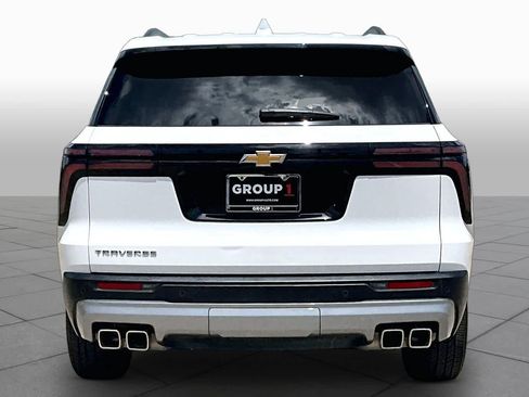 Used 2026 Chevrolet Traverse LT FWD image 5
