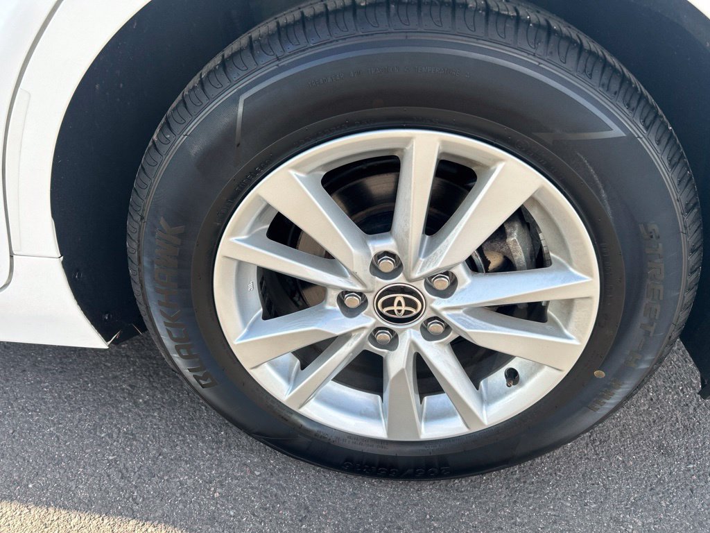 Used 2025 Toyota Camry LE FWD image 20