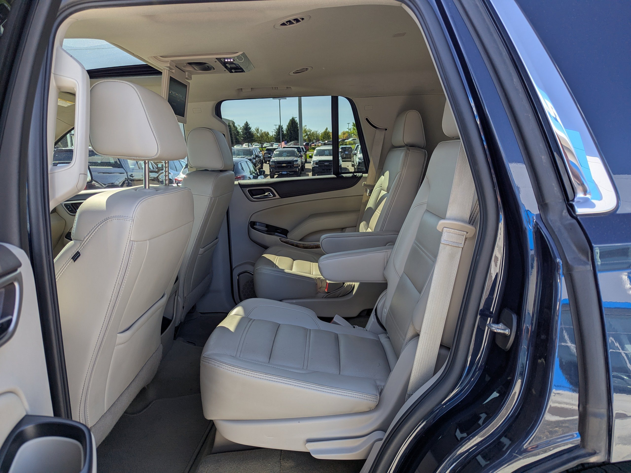 Certified 2017 GMC Yukon Denali w/ Open Road Package AWD/4WD image 30