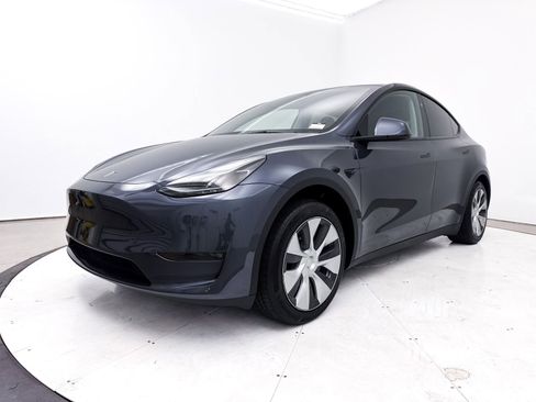 Used 2023 Tesla Model Y 2WD image 12