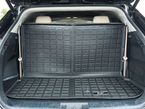 Used 2022 Toyota Highlander XLE FWD image 10