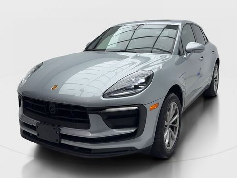 Used 2024 Porsche Macan AWD/4WD image 4