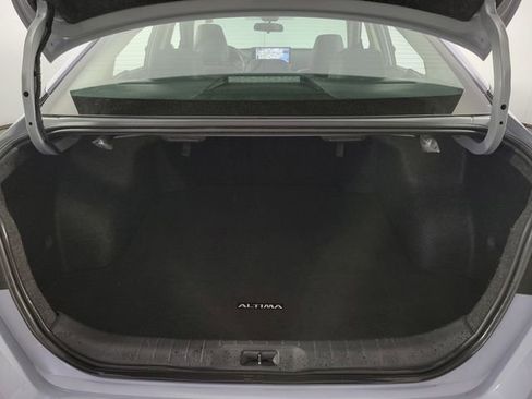 Used 2024 Nissan Altima 2.5 SR w/ SR Premium Package FWD image 28
