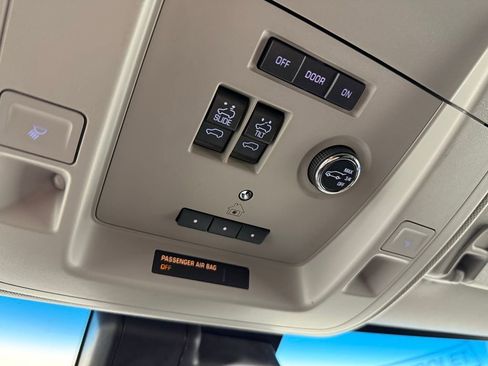 Used 2019 GMC Yukon SLT w/ Open Road Package AWD/4WD image 38