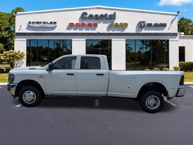 New 2026 RAM 3500 Tradesman AWD/4WD image 7