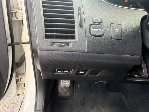 Used 2011 Toyota Avalon Limited FWD image 20