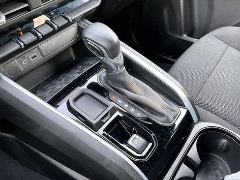 Used 2024 Chevrolet Colorado LT image 29