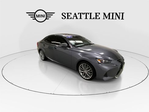 Used 2017 Lexus IS 300 AWD image 2