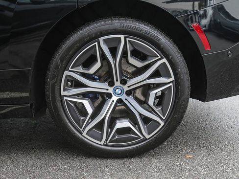 Used 2025 BMW iX xDrive50 w/ Premium Package AWD/4WD image 8