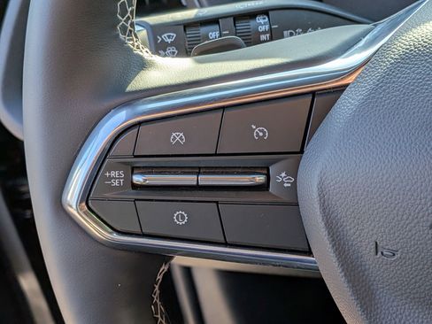 Used 2026 Chevrolet Traverse LT w/ LPO, Floor Liner Package FWD image 14
