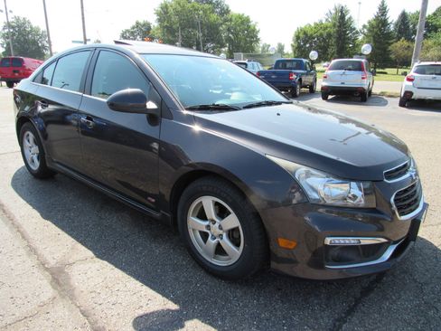 Used 2016 Chevrolet Cruze LT w/ Sun And Sound Package image 22