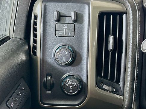 Used 2018 Chevrolet Silverado 1500 High Country AWD/4WD image 10