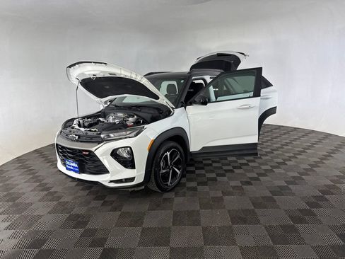 Used 2023 Chevrolet TrailBlazer RS w/ Sun and Liftgate Package AWD/4WD image 11