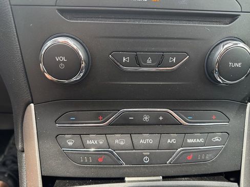 Used 2018 Ford Edge SEL w/ Equipment Group 201A AWD/4WD image 11