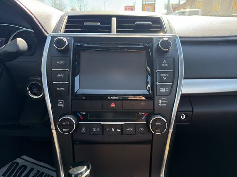 Used 2016 Toyota Camry XSE image 23