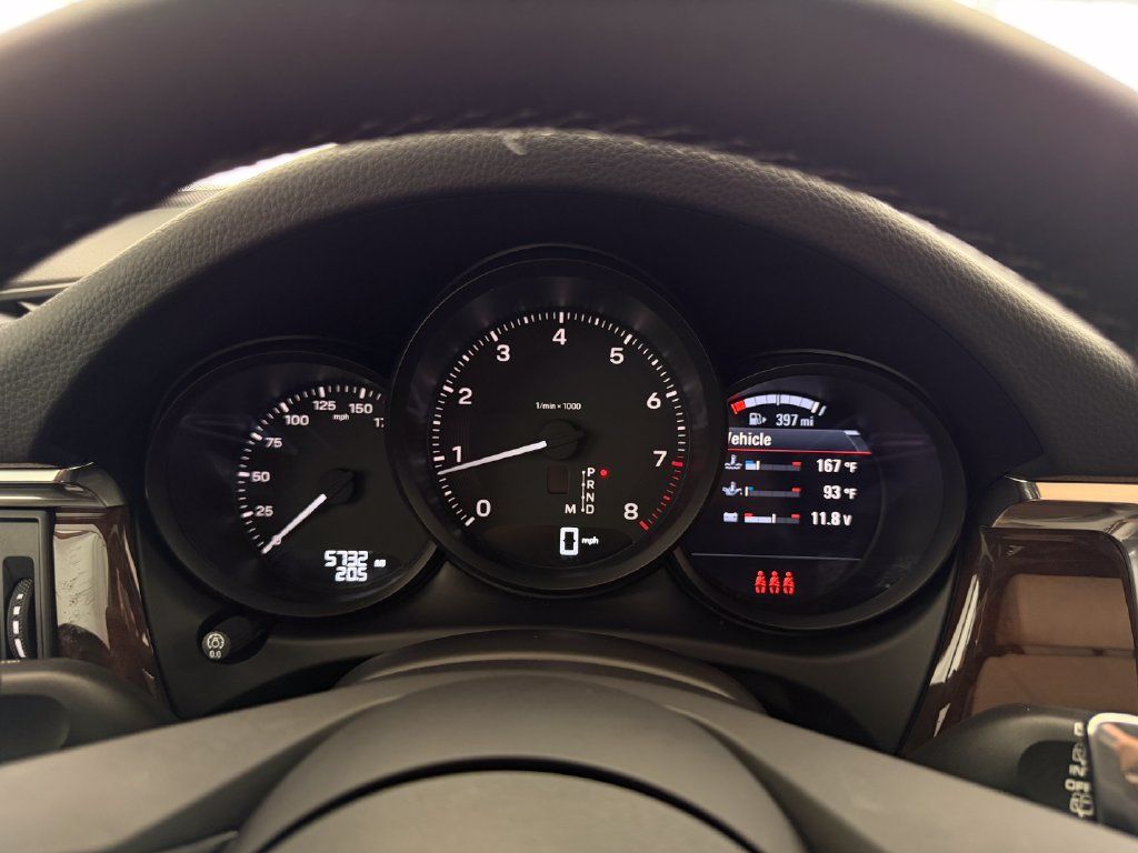 Certified 2026 Porsche Macan AWD/4WD image 21