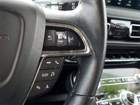 Certified 2022 Lincoln Nautilus AWD w/ Premium Package image 21