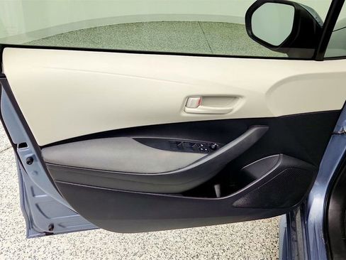 Used 2025 Toyota Corolla LE FWD image 10
