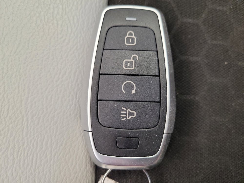 Used 2020 Jeep Compass Latitude FWD image 32