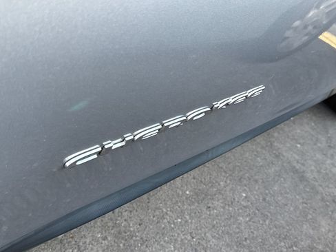 Used 2019 Jeep Cherokee Limited FWD image 16