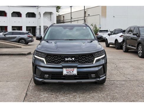 Certified 2023 Kia Sorento SX FWD image 2