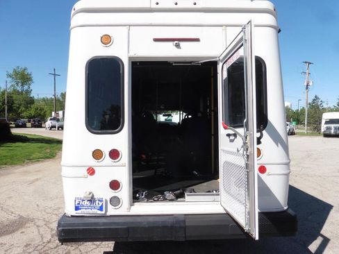 Used 2017 Ford E-450 and Econoline 450 Super Duty w/ Shuttle Bus Prep Package RWD image 30