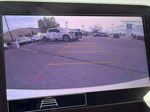 Used 2022 Chevrolet Malibu LT image 16