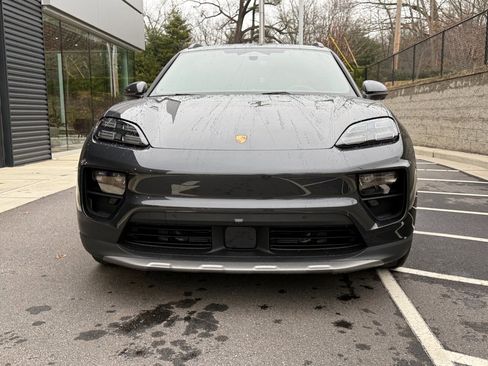 New 2025 Porsche Macan 4S Electric image 10