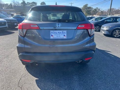 Used 2019 Honda HR-V LX image 8