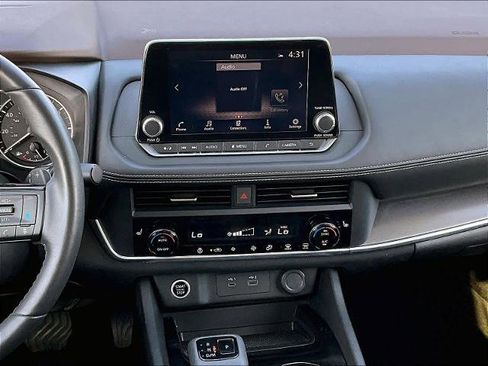 Certified 2023 Nissan Rogue SV w/ SV Premium B Package image 18