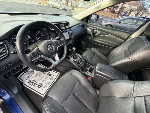 Used 2018 Nissan Rogue SL w/ Premium Package image 11