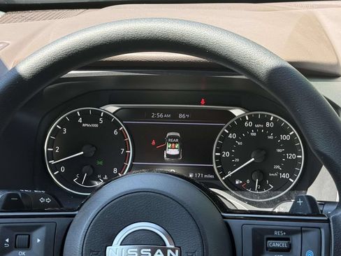 Used 2023 Nissan Rogue SV AWD/4WD image 11
