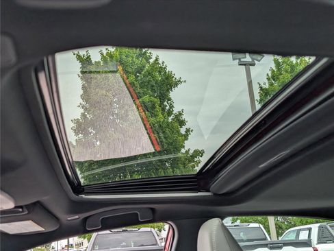 Used 2025 Toyota Camry SE w/ Convenience Package FWD image 19
