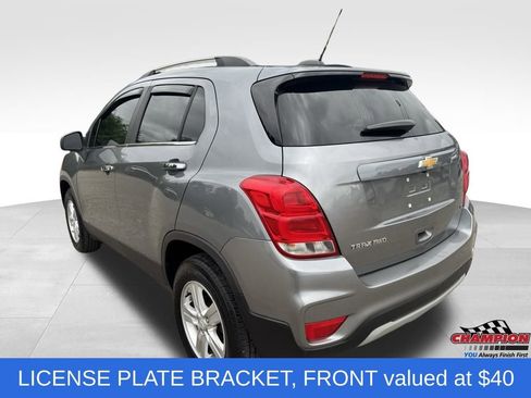 Used 2019 Chevrolet Trax LT w/ LT Convenience Package image 3