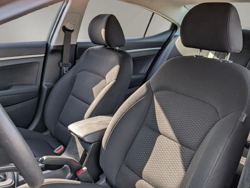 Used 2019 Hyundai Elantra SE w/ Cargo Package FWD image 12
