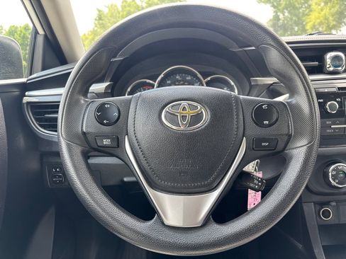 Used 2015 Toyota Corolla L FWD image 13