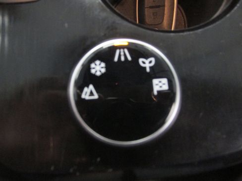 Used 2023 Nissan Rogue S image 39